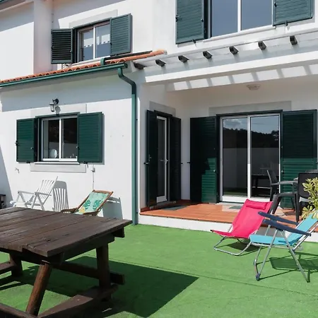 Semesterbostad Gelfa House *