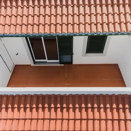 Nyaraló Gelfa House